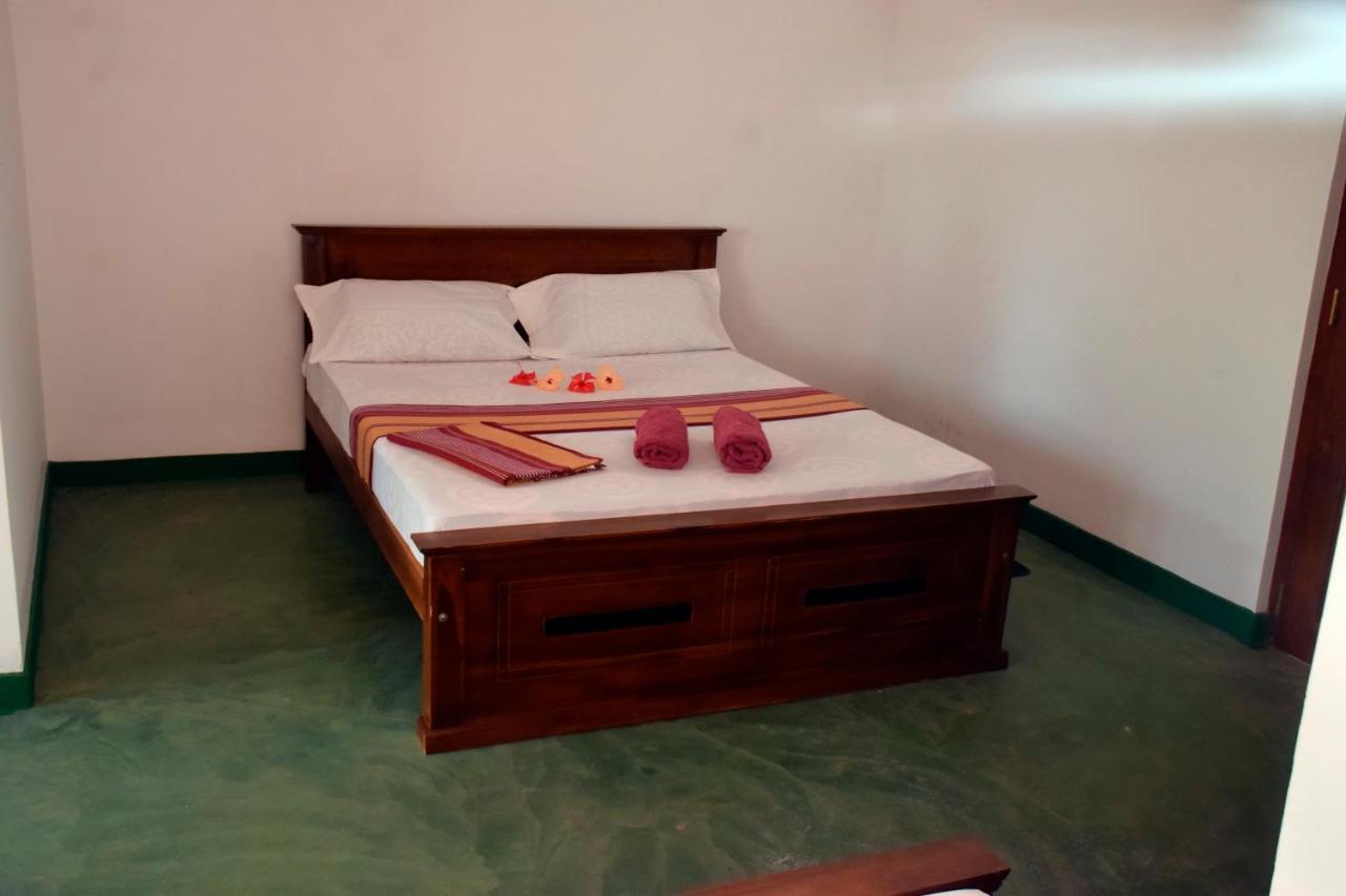Mira Whales Resort Mirissa Eksteriør billede